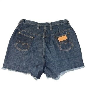 Vintage high waisted shorts size 6